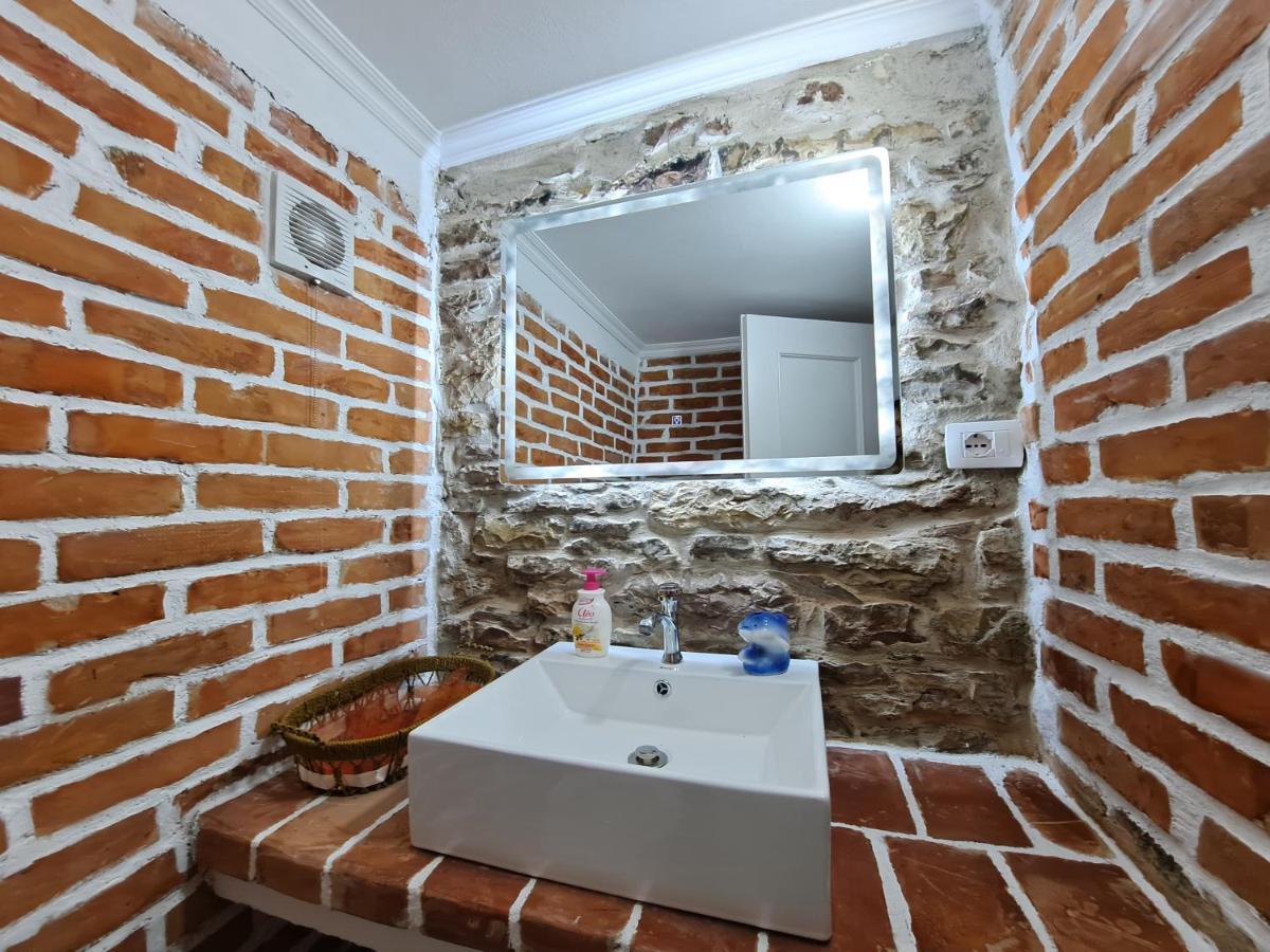 Gjirokastër "Villa 70" Guesthouse מראה חיצוני תמונה