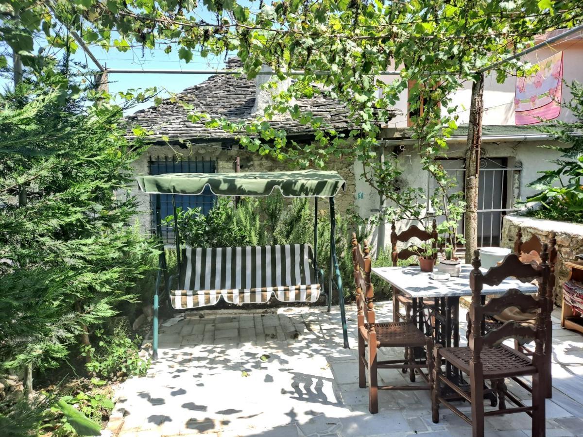 Gjirokastër "Villa 70" Guesthouse מראה חיצוני תמונה