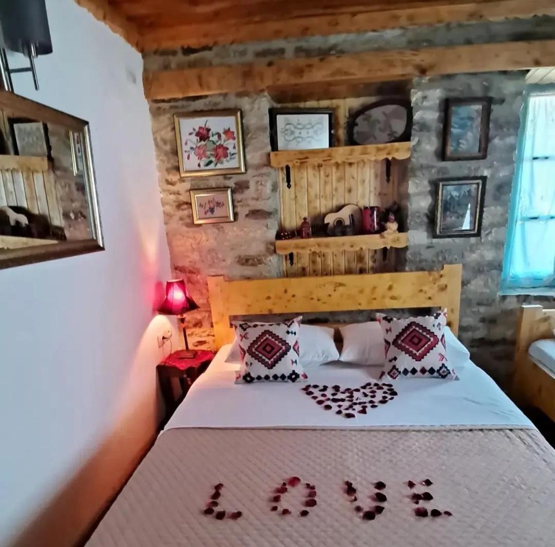 Gjirokastër "Villa 70" Guesthouse מראה חיצוני תמונה