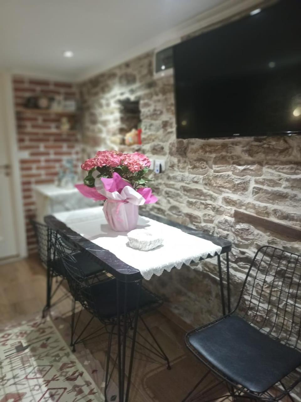 Gjirokastër "Villa 70" Guesthouse מראה חיצוני תמונה
