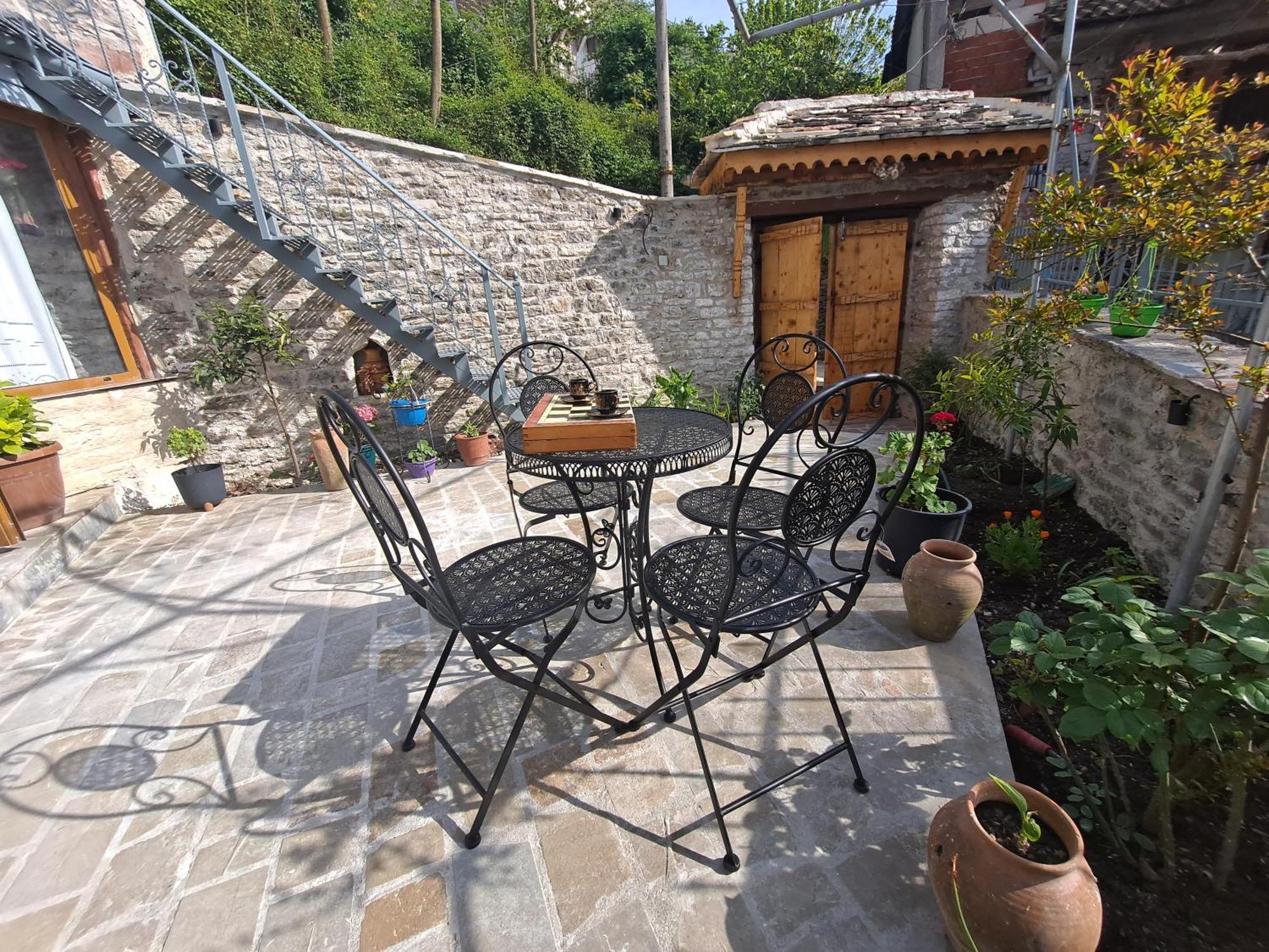 Gjirokastër "Villa 70" Guesthouse מראה חיצוני תמונה