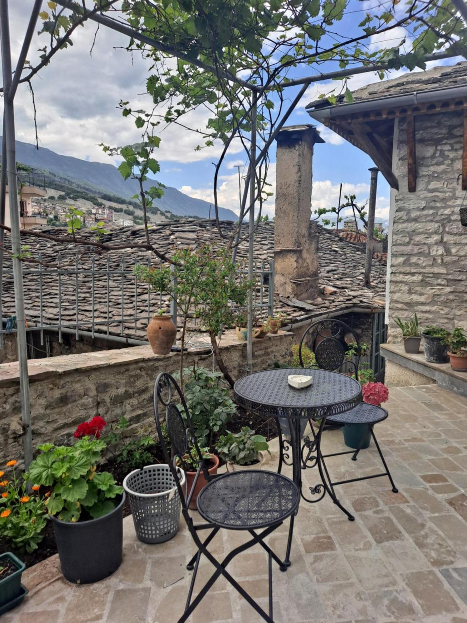 Gjirokastër "Villa 70" Guesthouse מראה חיצוני תמונה