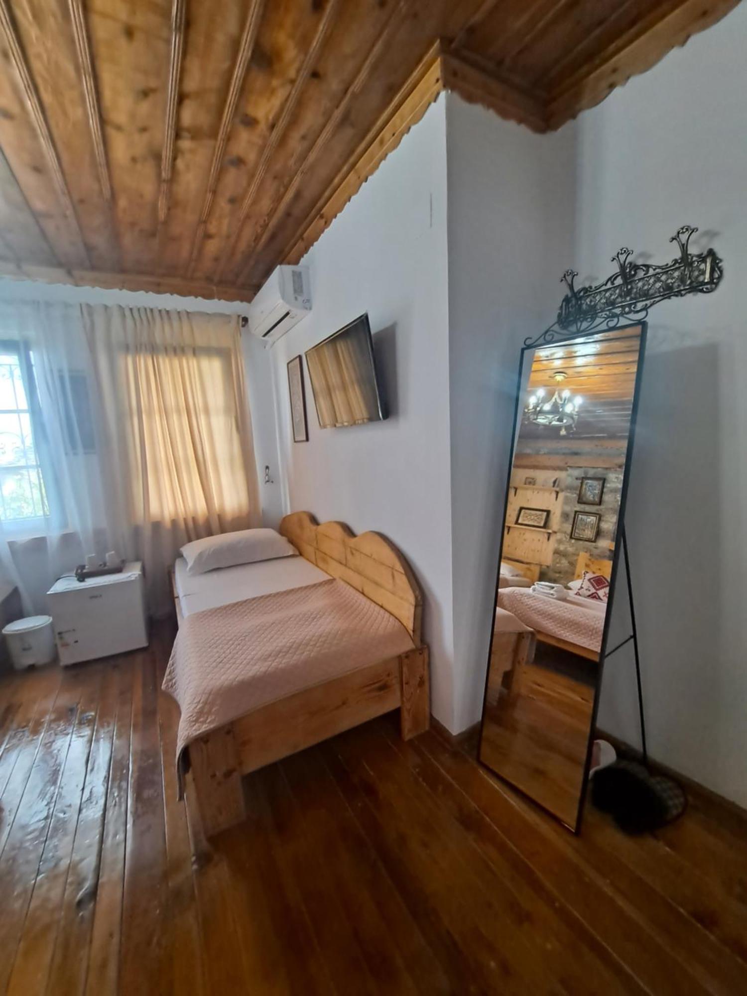 Gjirokastër "Villa 70" Guesthouse מראה חיצוני תמונה