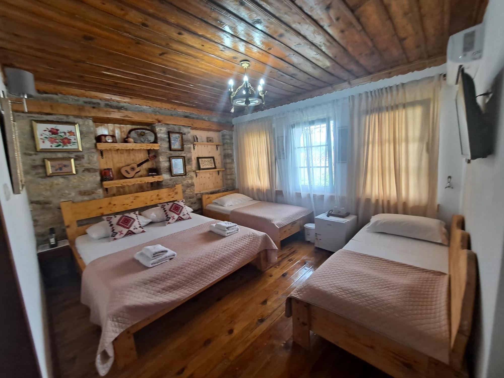Gjirokastër "Villa 70" Guesthouse מראה חיצוני תמונה