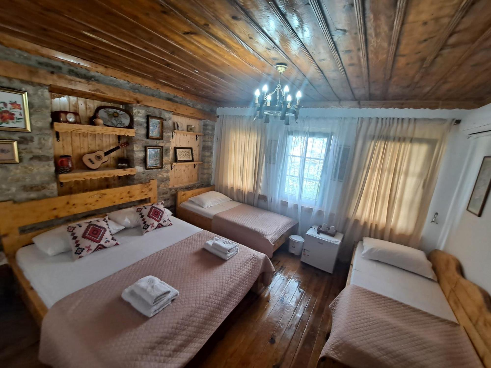 Gjirokastër "Villa 70" Guesthouse מראה חיצוני תמונה
